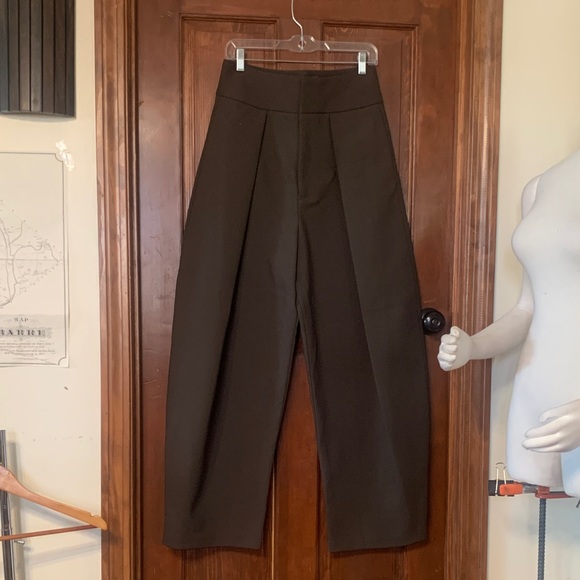 Zara Pants - NWOT ZARA BARREL LEG BALLOON LEG PANTS WITH PLEATED DETAIL
